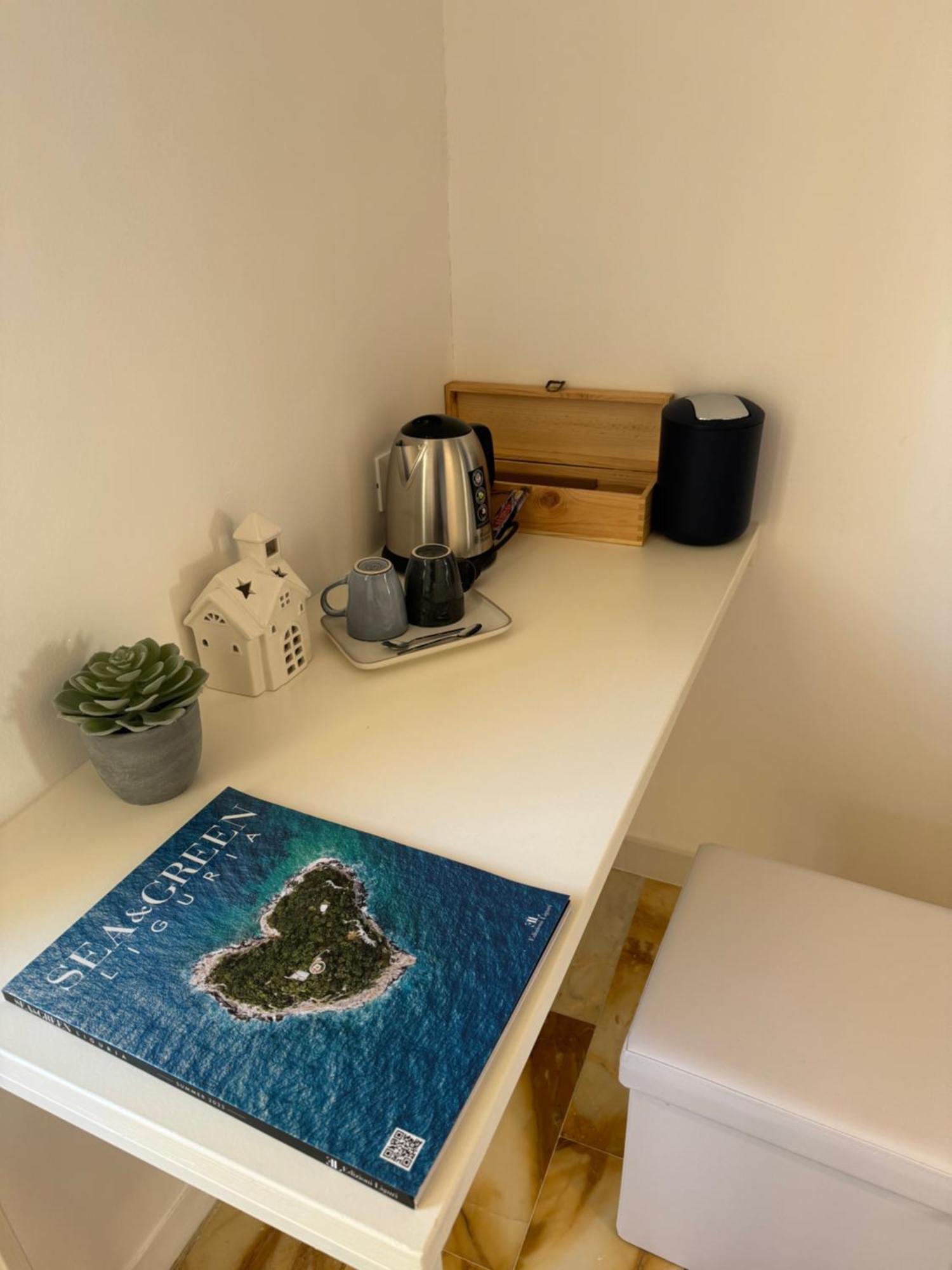Titti Guest-House Hotel Finale Ligure Buitenkant foto
